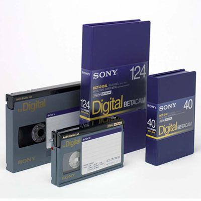 Videoüberspielung von VHS, VHS-C, S-VHS, Video 8, Hi 8, Digital 8, Mini DV, DV, DVCAM, Video 2000 auf DVD Videoüberspielung von VHS, VHS-C, S-VHS, Video 8, Hi 8, Digital 8, Mini DV, DV, DVCAM, Video 2000 auf DVD